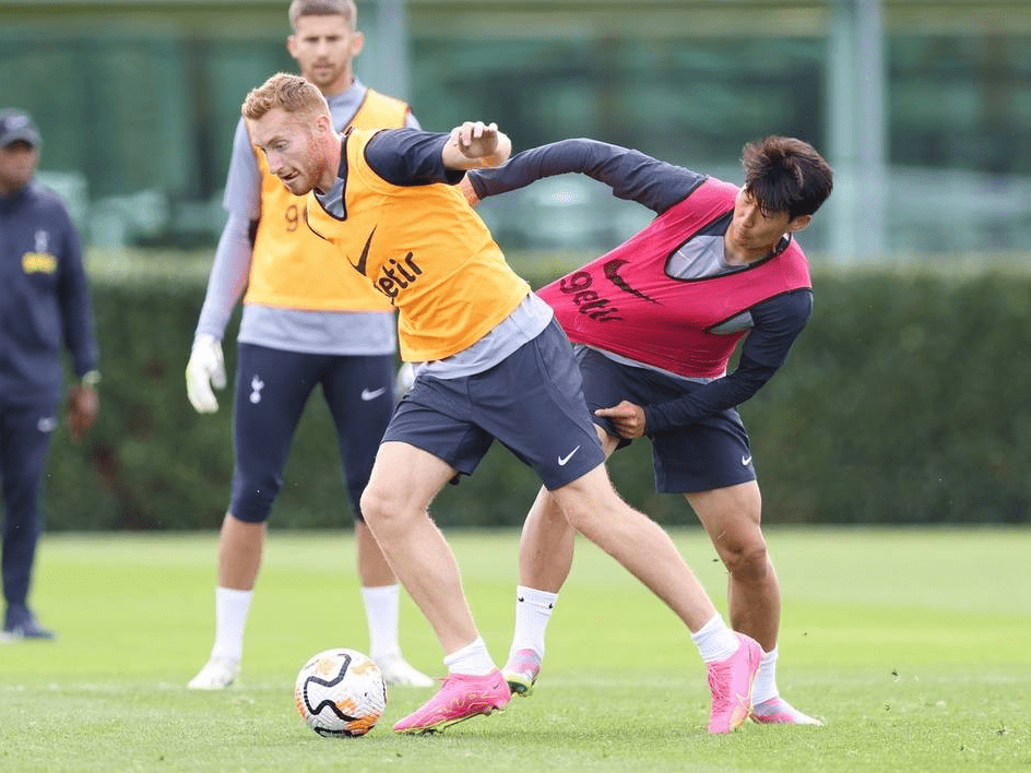 詹姆斯篮下强打稳定胜局