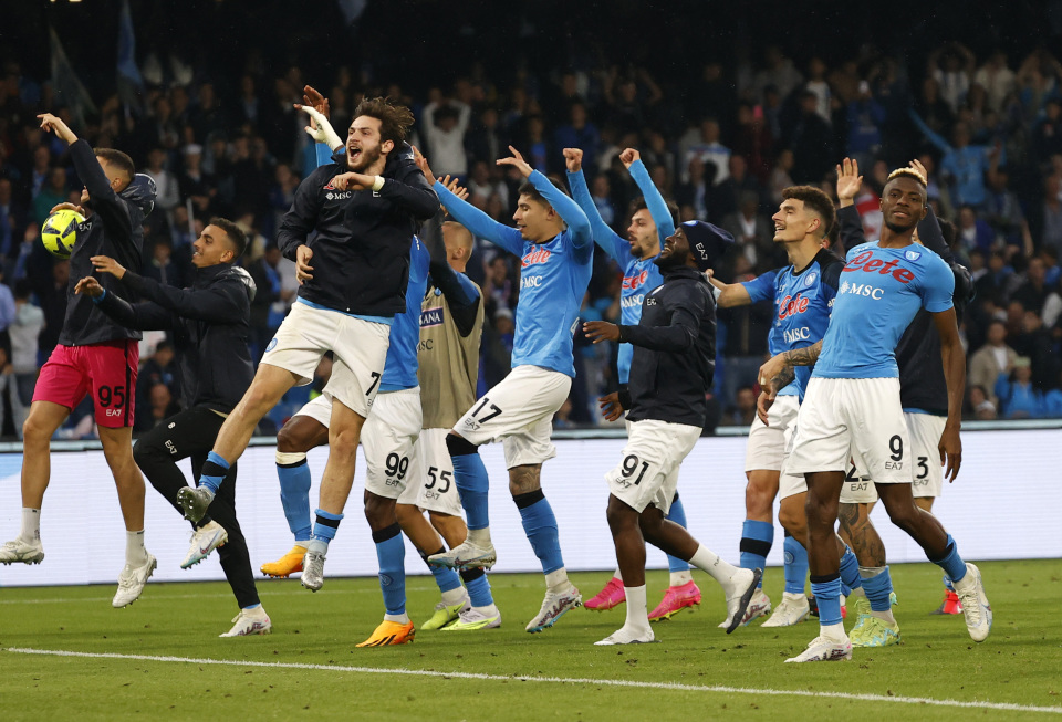 阿劳霍在巴萨已被罚下5次，本世纪仅次于皮克、莫塔和马克斯