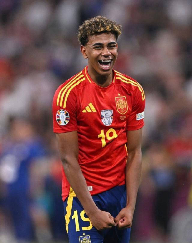 比萨vs克雷莫内塞：夸德拉多、恩佐拉首发，瓦尔迪、米卡伊尔-法耶出战