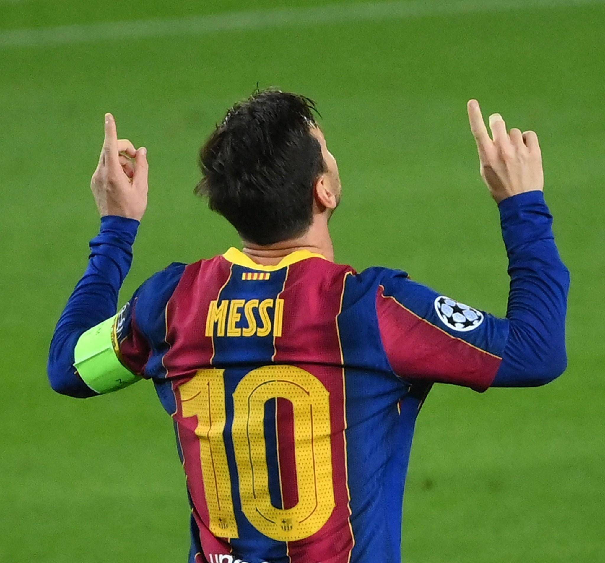 足球报：铁人引进邦本宜裕是庄毅慧眼识珠，明年续约问题不大（足球报：庄毅慧眼相中邦本宜裕助铁人精准引援，明年续约基本无虞）