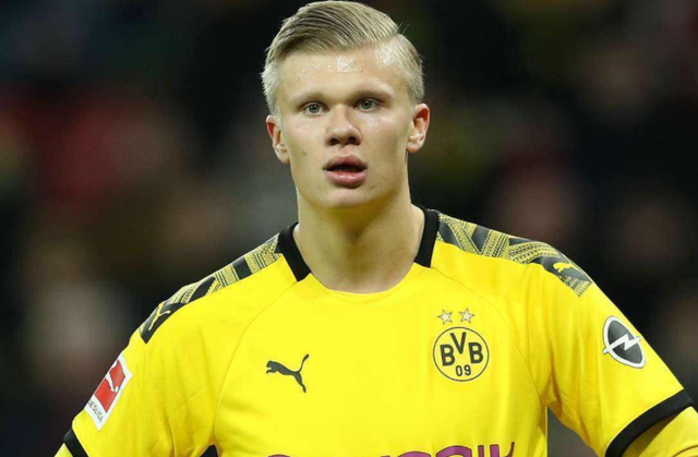 忍不了！球迷刷屏利物浦官方社媒评论区，要求斯洛特下课