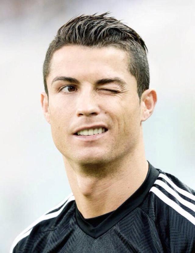 剑南春｜15连胜！拜仁3-0药厂，雅克松德甲首球，格纳布里建功（剑南春｜拜仁3-0击败药厂豪取15连胜，雅克松德甲处子球，格纳布里破门）