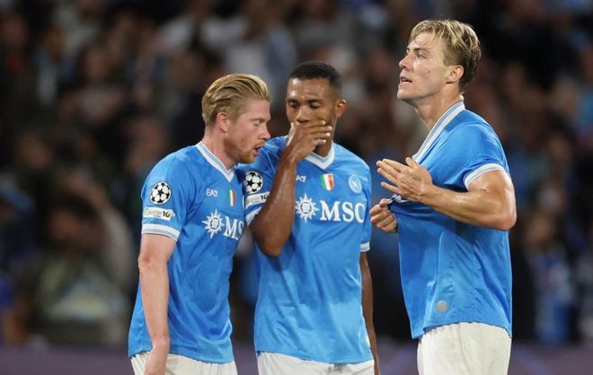 曼联备战西汉姆联：库尼亚复出，年轻球员获信任（曼联战西汉姆前瞻：库尼亚回归，年轻将获重用）