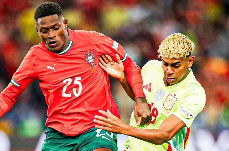 借鉴国米阿德里亚诺改编的莱昂纳多之歌（致敬国米阿德里亚诺演绎的《莱昂纳多之歌）