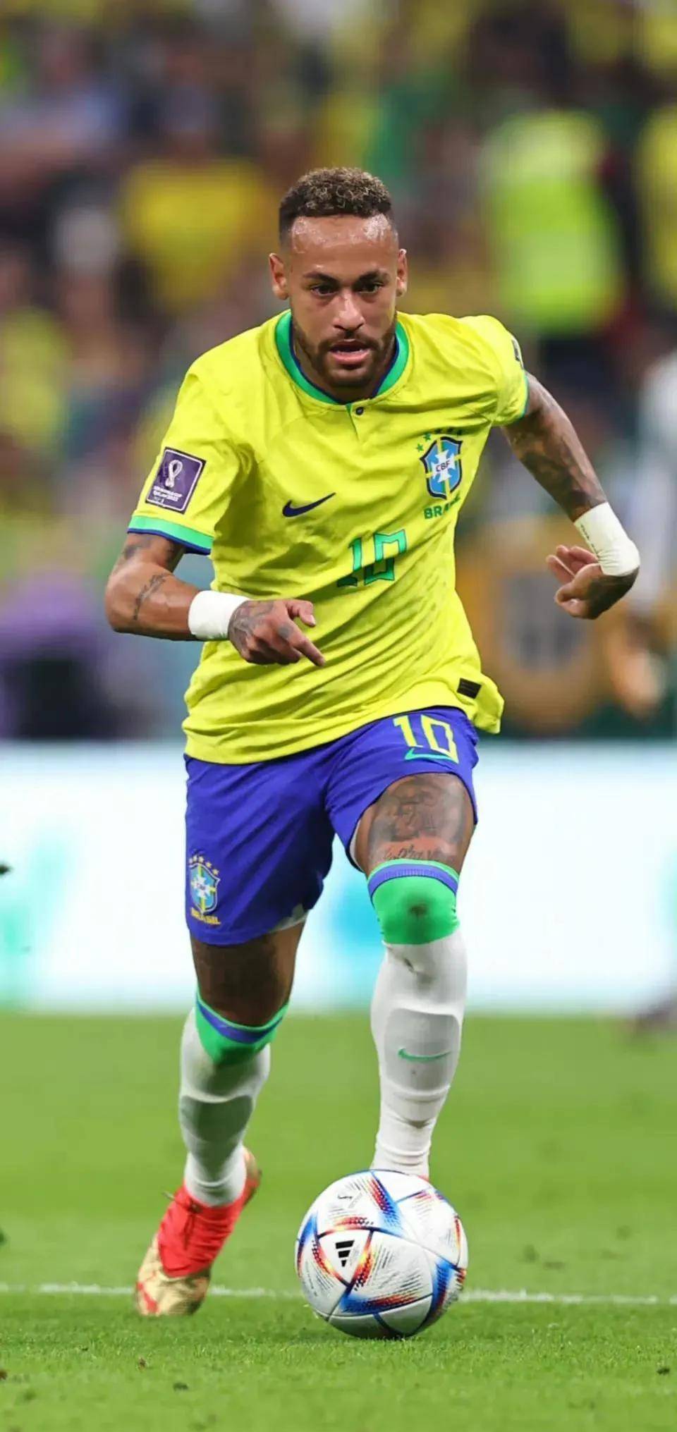 低开高走！浓眉怒砍24分14板，末节11分9板统治比赛（先抑后扬！浓眉24分14板，末节11分9板接管全场）